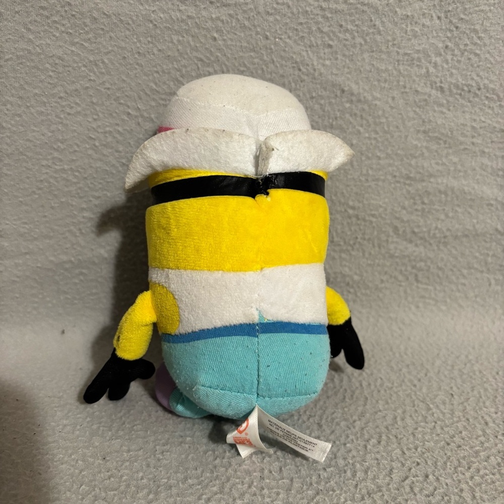 Ty Beanie Baby Jerry the Minion Tourist 8” Plush with Hat and Glasses - Picture 3 of 4